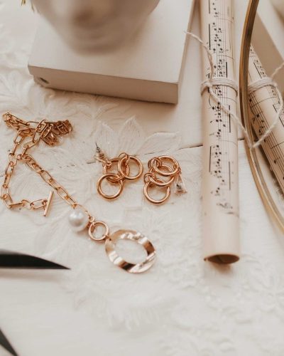 flatlay-jewelry-XW2EU6U-min.jpg